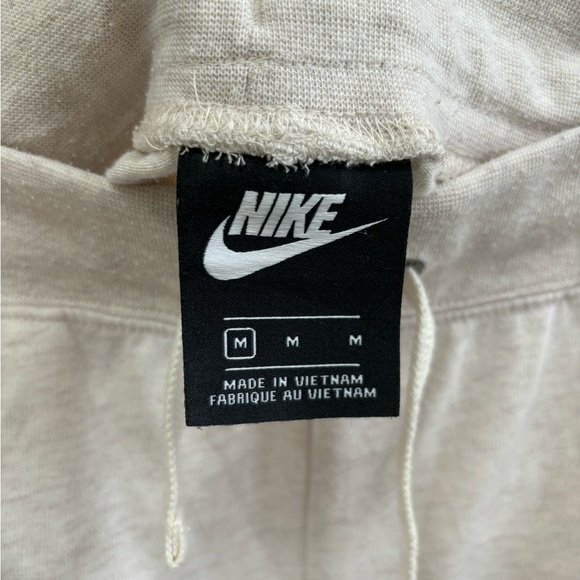 Nike Shorts - Picture 4 of 5